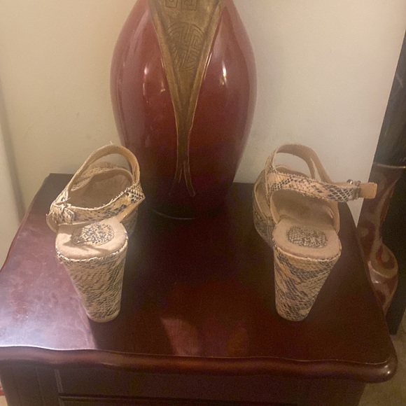 Beautiful Boc 4 Inch Animal Print Wedge Heels - Picture 3 of 6